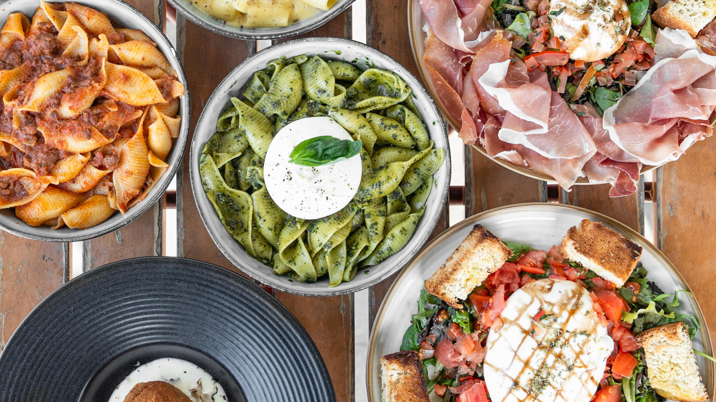 traiteur montpellier Service traiteur italien à montpellier et dans l'Hérault. Nous proposons des buffets et des services traiteur italien 100% fait maison. livraison de repas italien en entreprise. évènements traiteur privés et traiteur corporate.